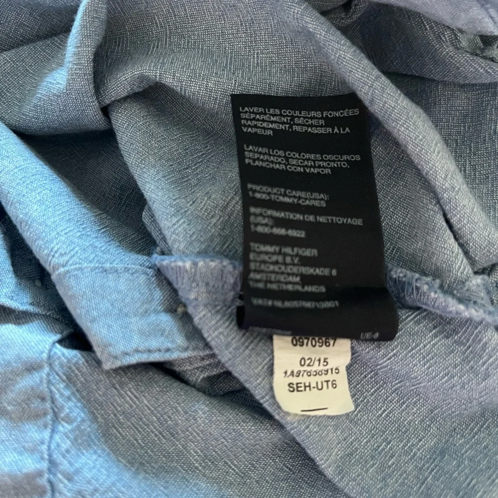 Tommy Hilfiger Vintage Light Blue Casual Button-Down Shirt With Pockets - Picture 3 of 10